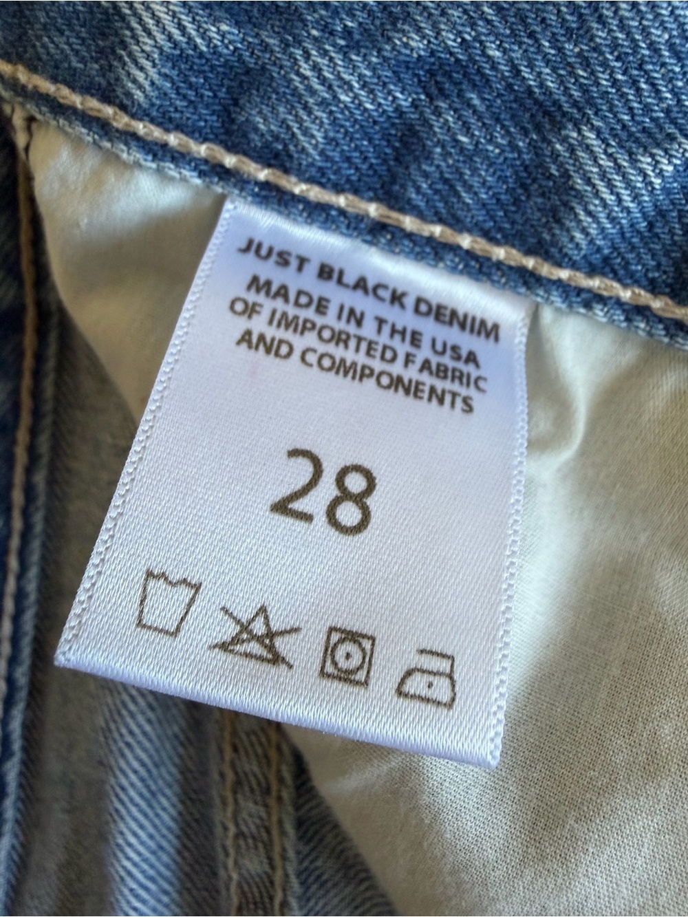 Just Black Women’s Light Blue Relaxed Jeans - Picture 4 of 8